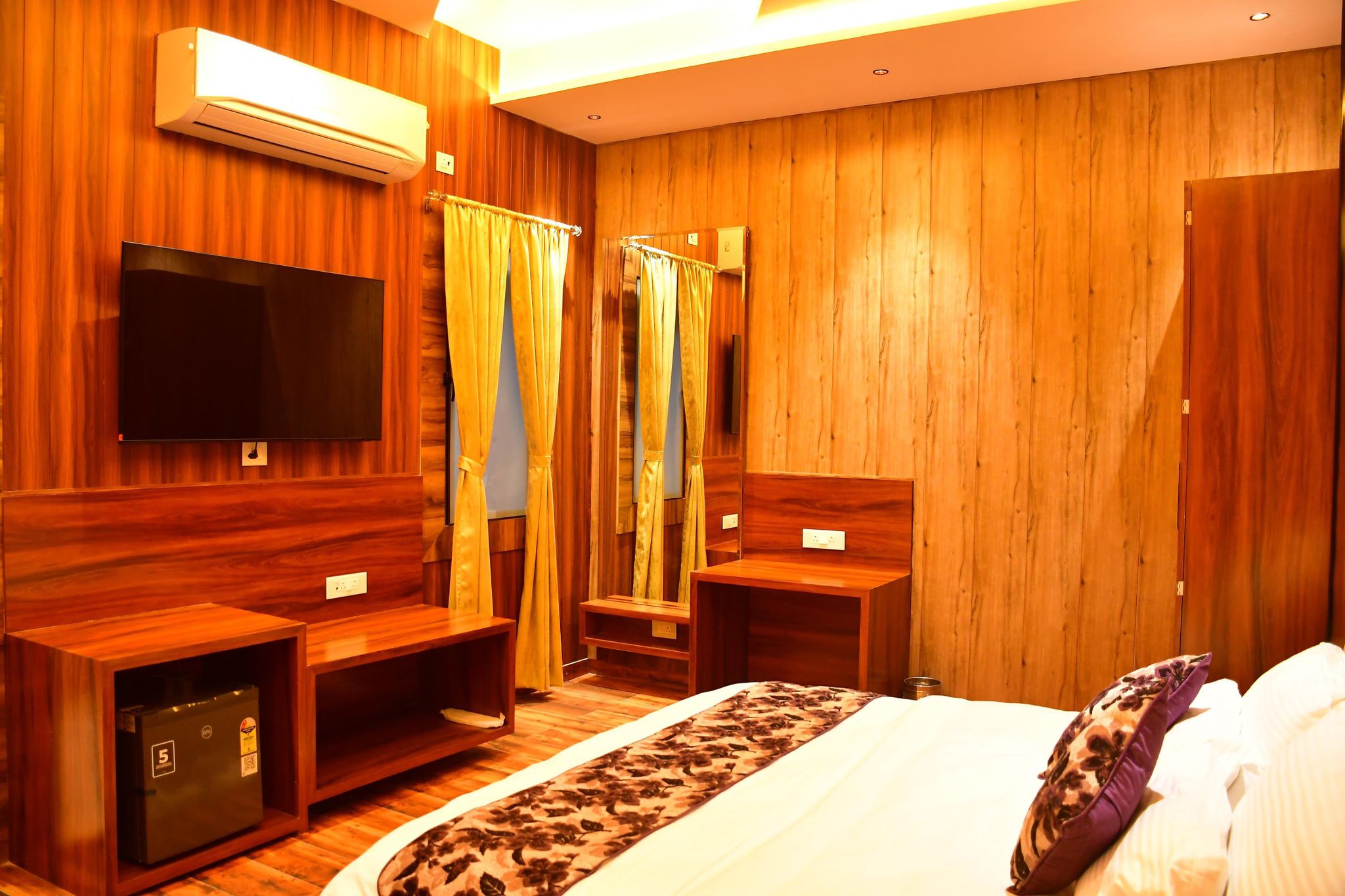 Hotel Blue Stone Super Deluxe Room 6