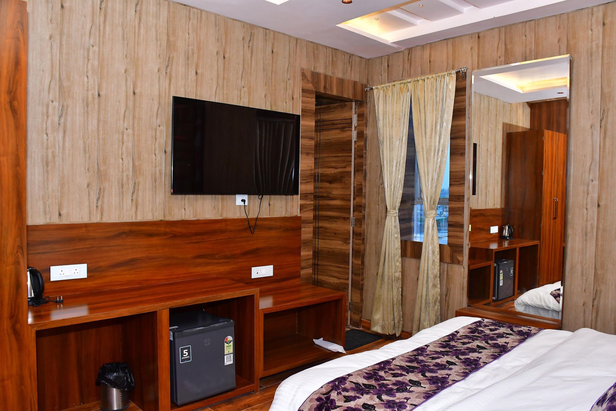 Hotel Blue Stone Super Deluxe Room 3