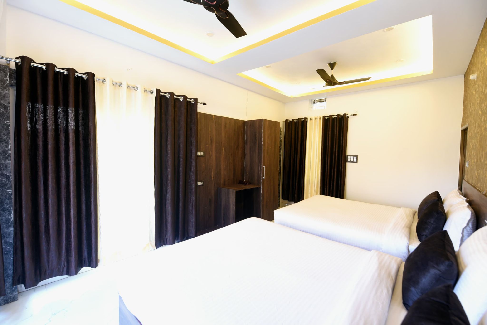 Hotel Maya's Nest Deluxe Room 2