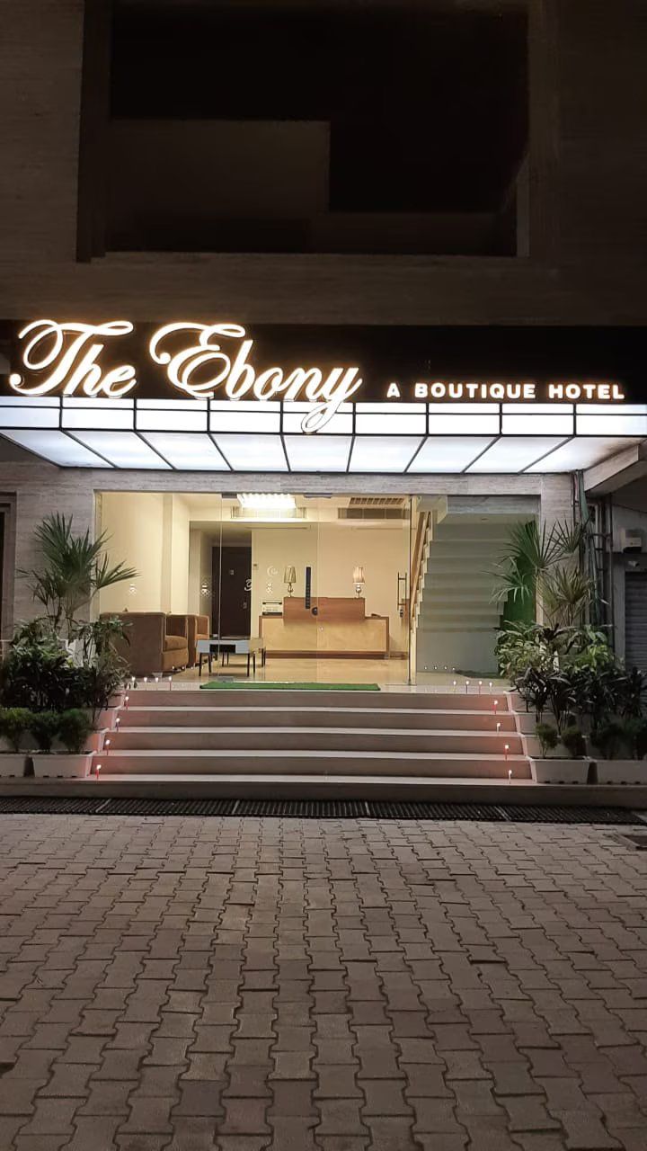 Hotel The Ebony