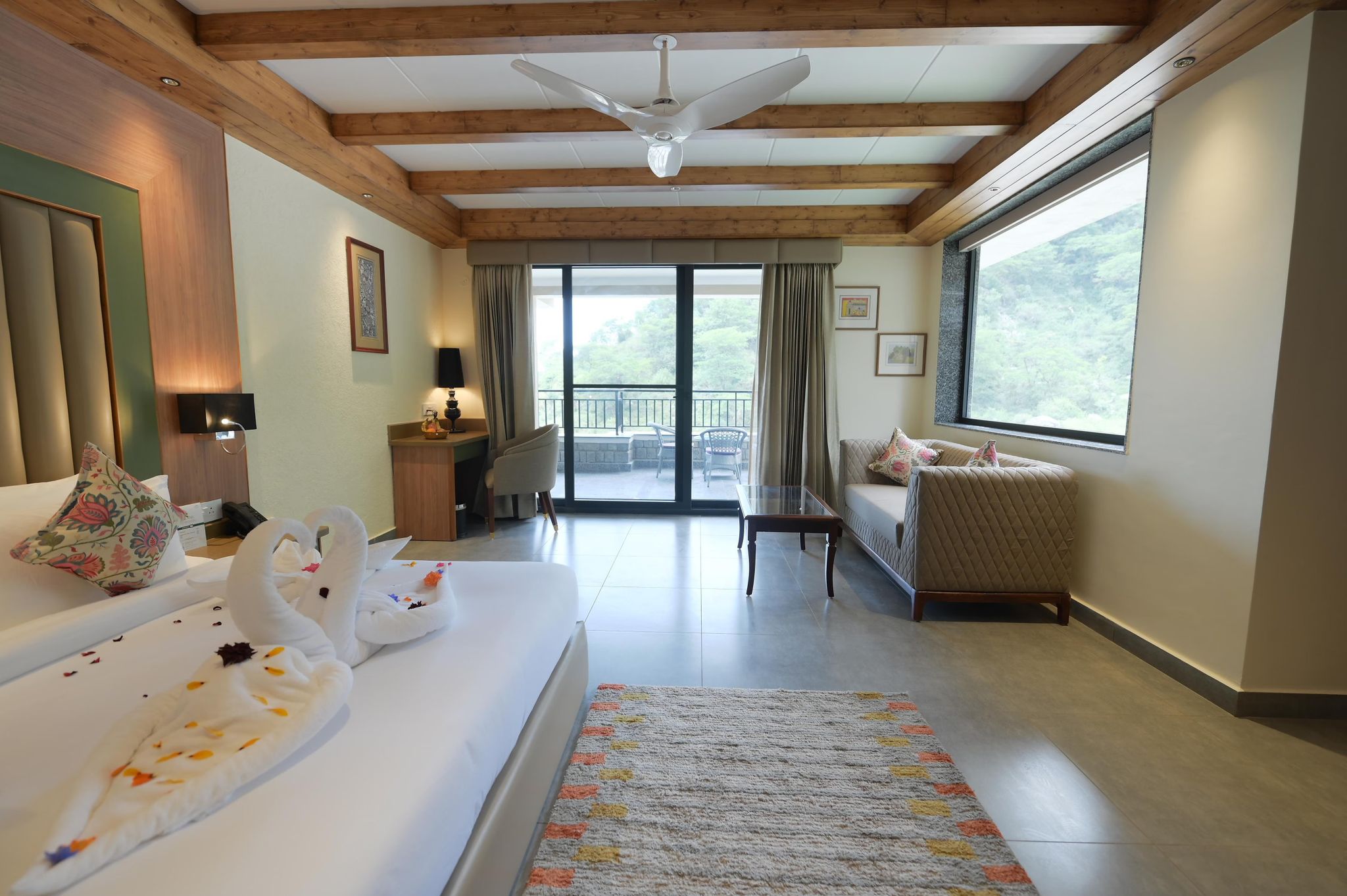 Himani Hill View Retreat AKASH - Junior Suite With Valley View