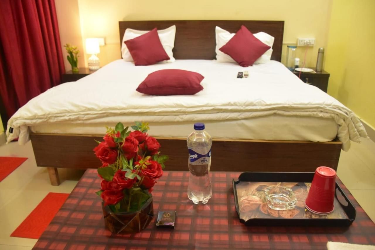  Lucknow Luxury Hotel And Restaurant Deluxe Room 6