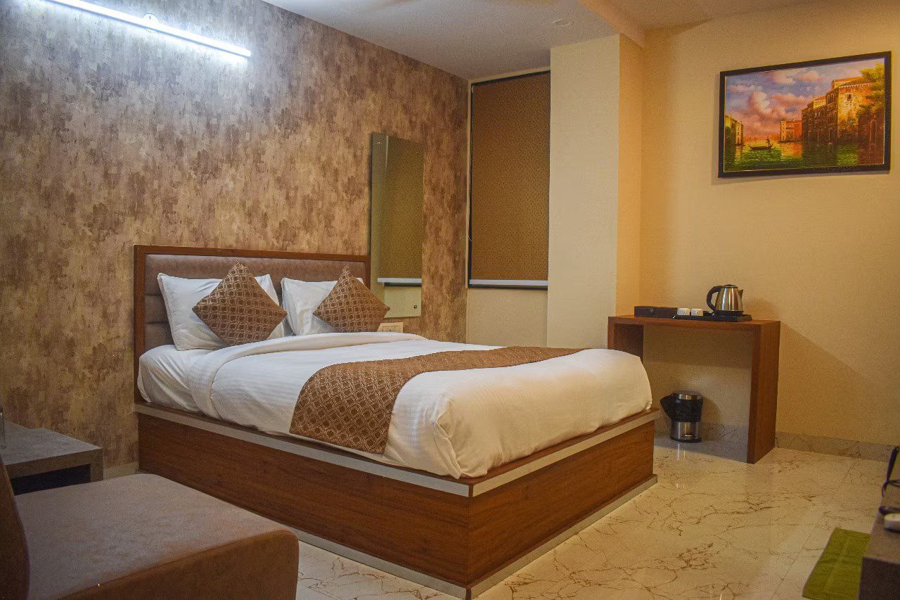 Hotel Royal Elite Deluxe Double Room