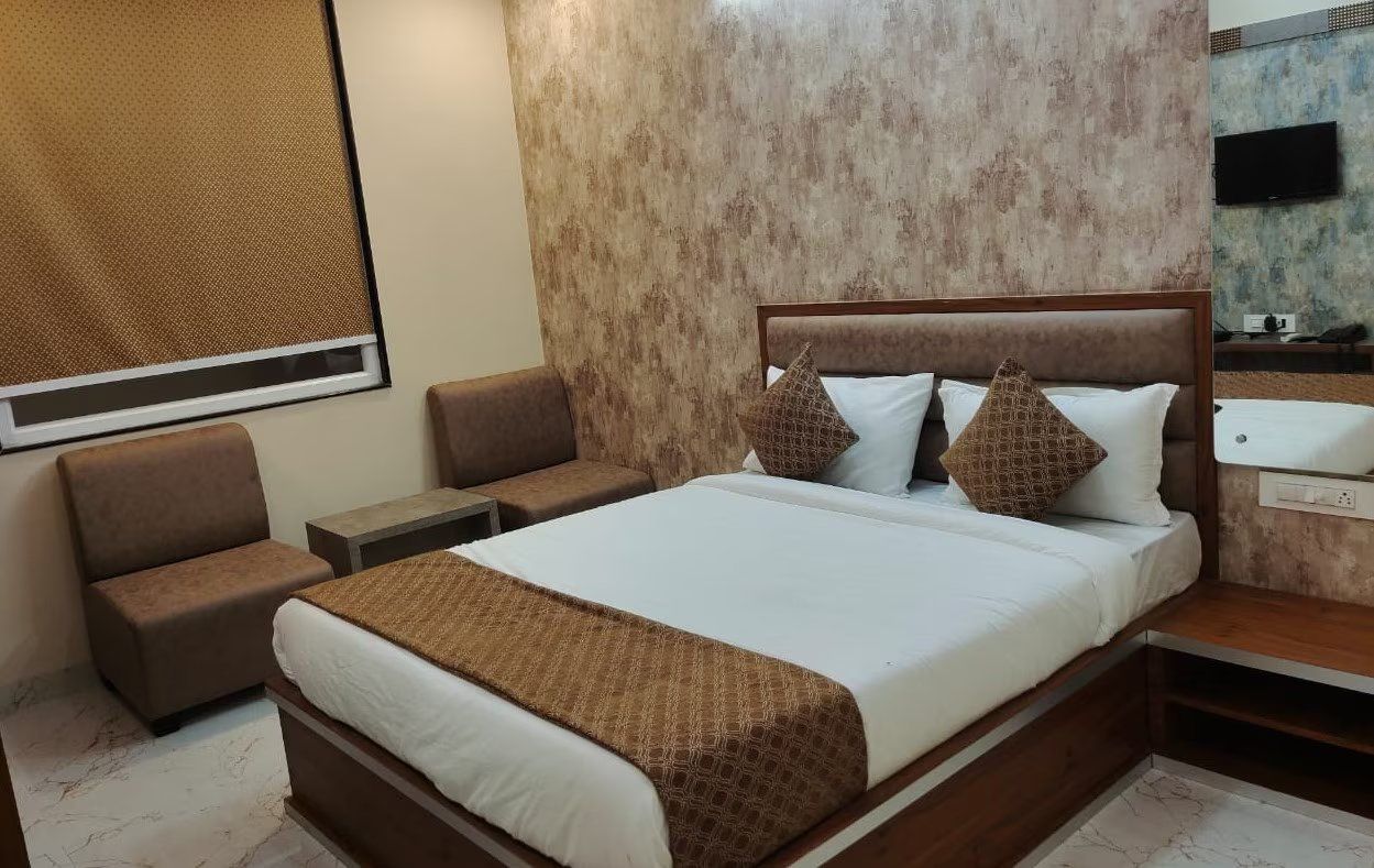 Hotel Royal Elite Deluxe Double Room 2