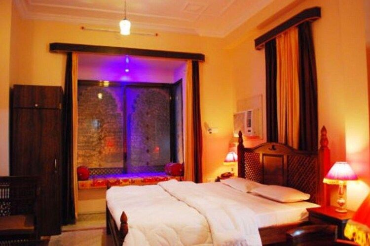 Super Deluxe Room