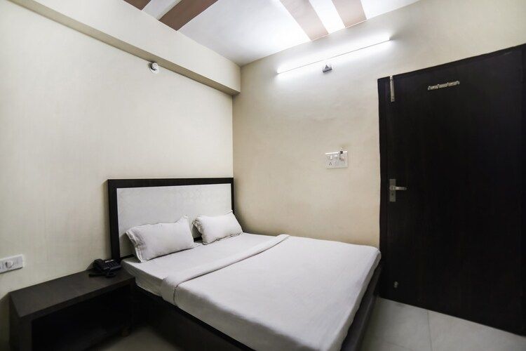 HOTEL ABHIMANYU INN NON AC ROOM 3