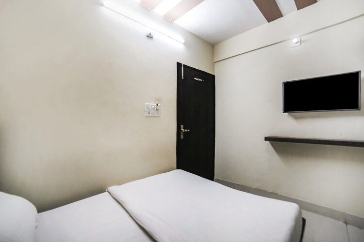 HOTEL ABHIMANYU INN NON AC ROOM 4