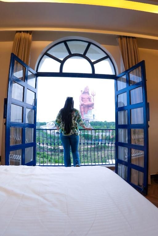 Aarambh by The Sky Imperial Aarambh Deluxe Statue View 6