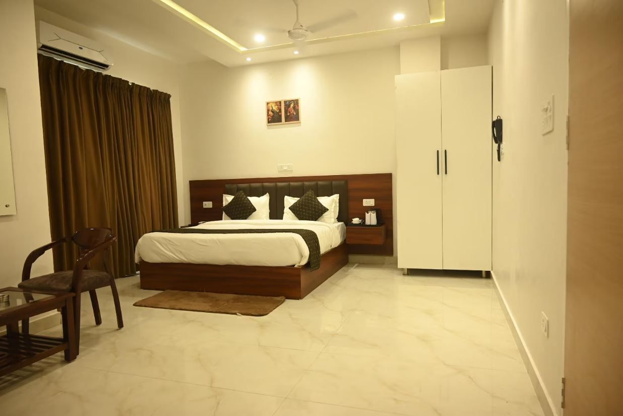 Hotel Paonta Paradise  Deluxe Room 2