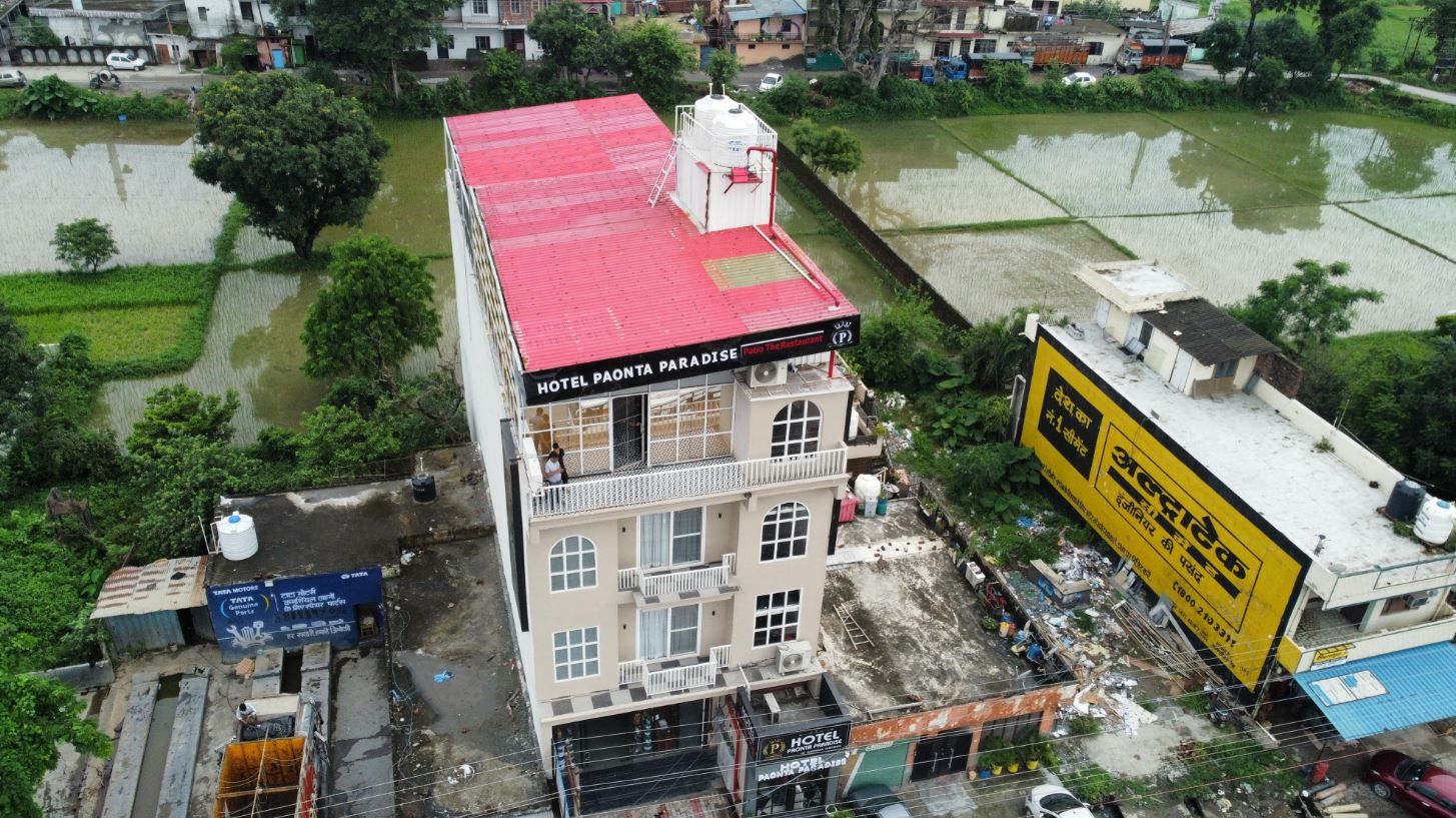 Hotel Paonta Paradise 