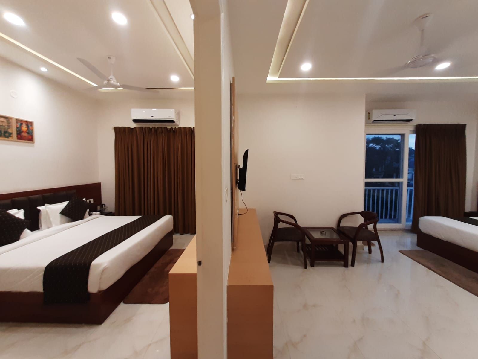 Hotel Paonta Paradise  Deluxe Room 4