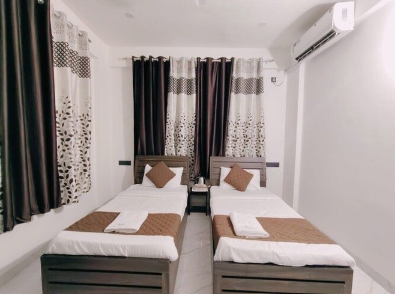 Deluxe AC Room