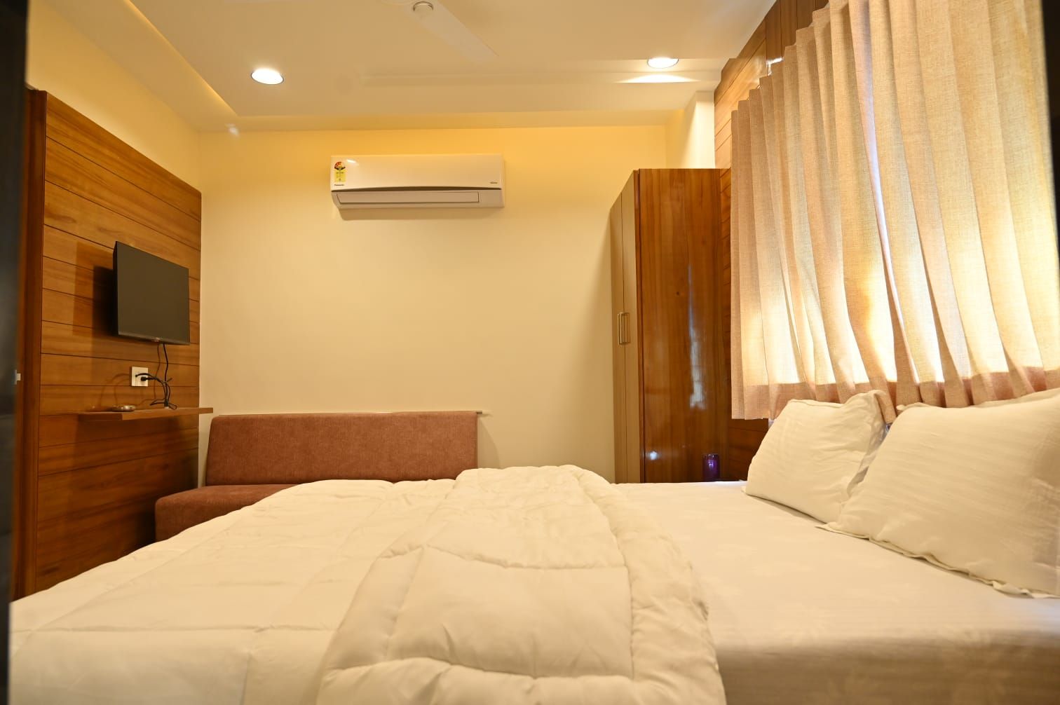 Hotel Naman Inn Deluxe Room 3