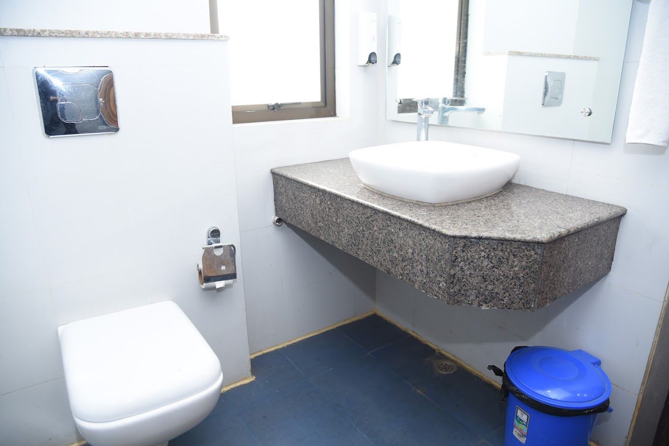 Hotel Vrinda Regency Deluxe Room (Twin Bed No Balcony) 5