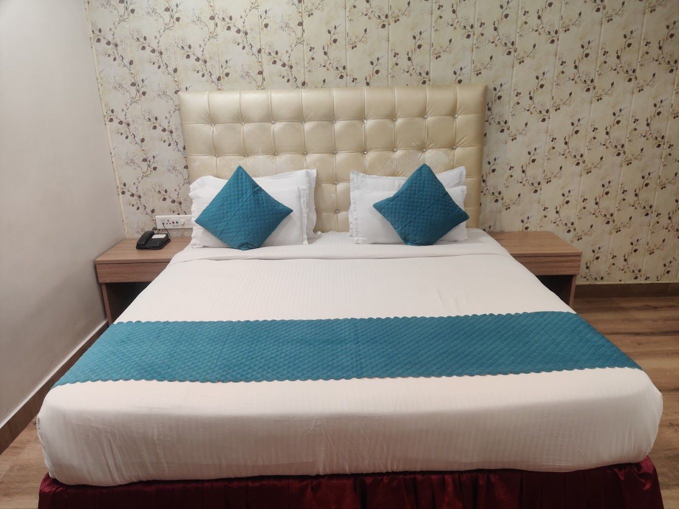 Executive Room King Bed with Balcony and Hill View