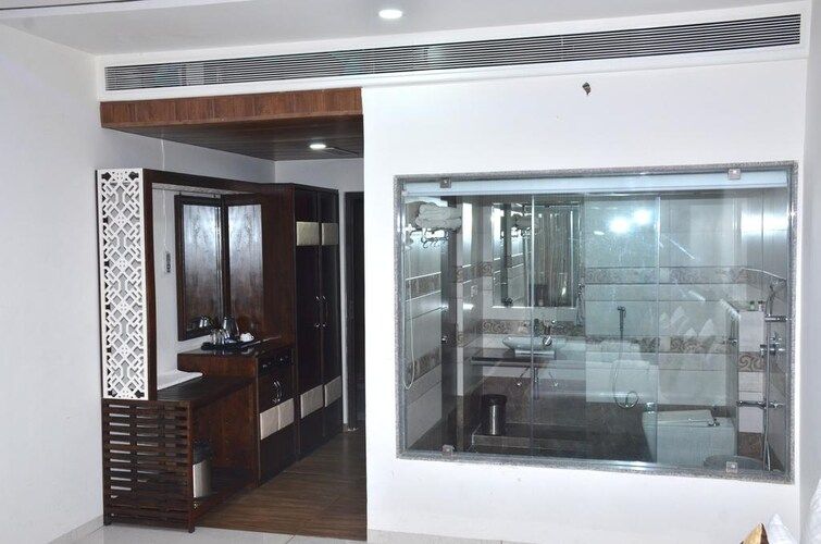 Hotel Shivanand Palace Deluxe AC Room 3