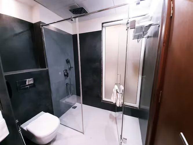 Hotel Parmeshwari Super Deluxe Room 5