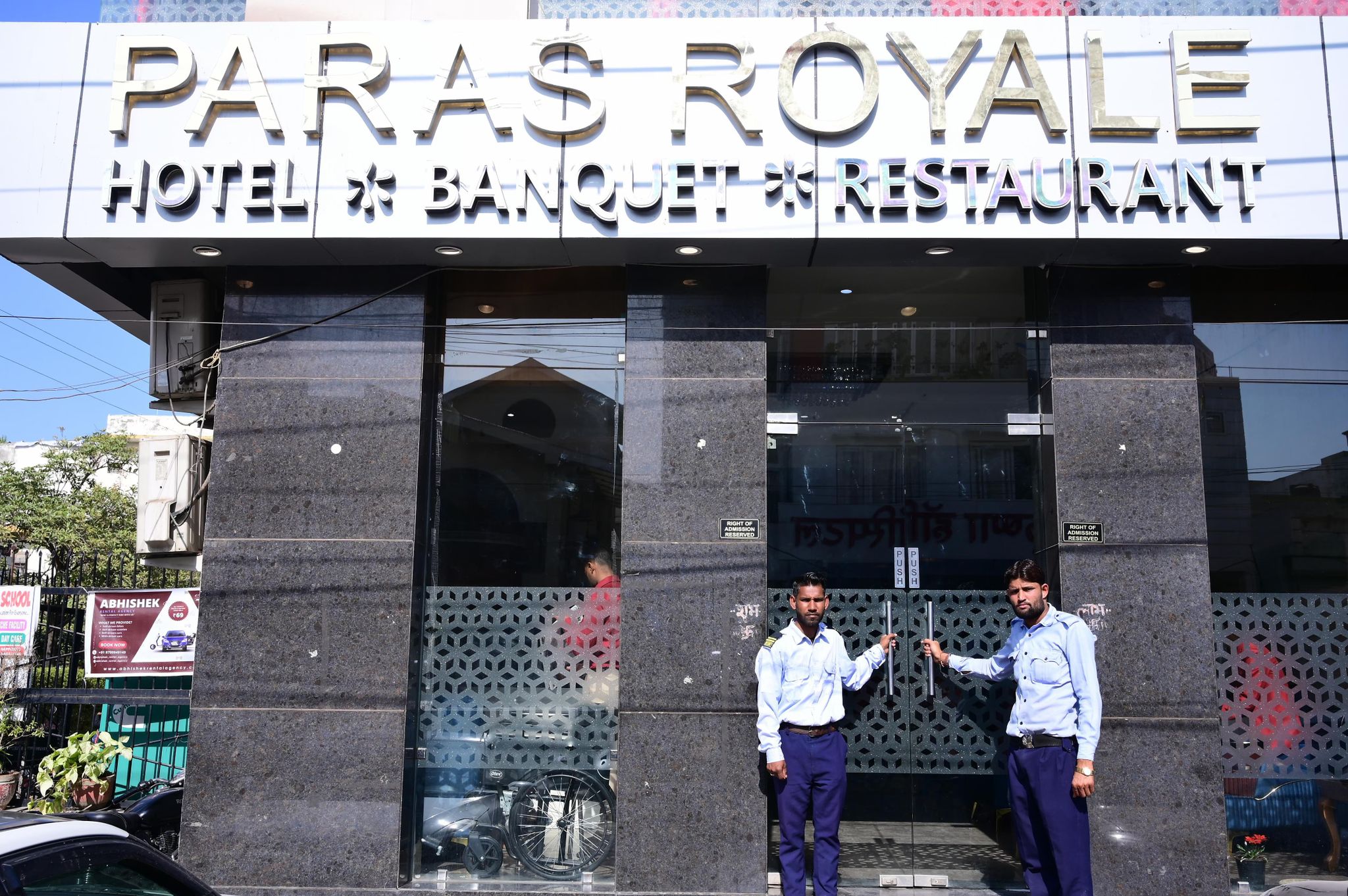 Hotel Paras Royale
