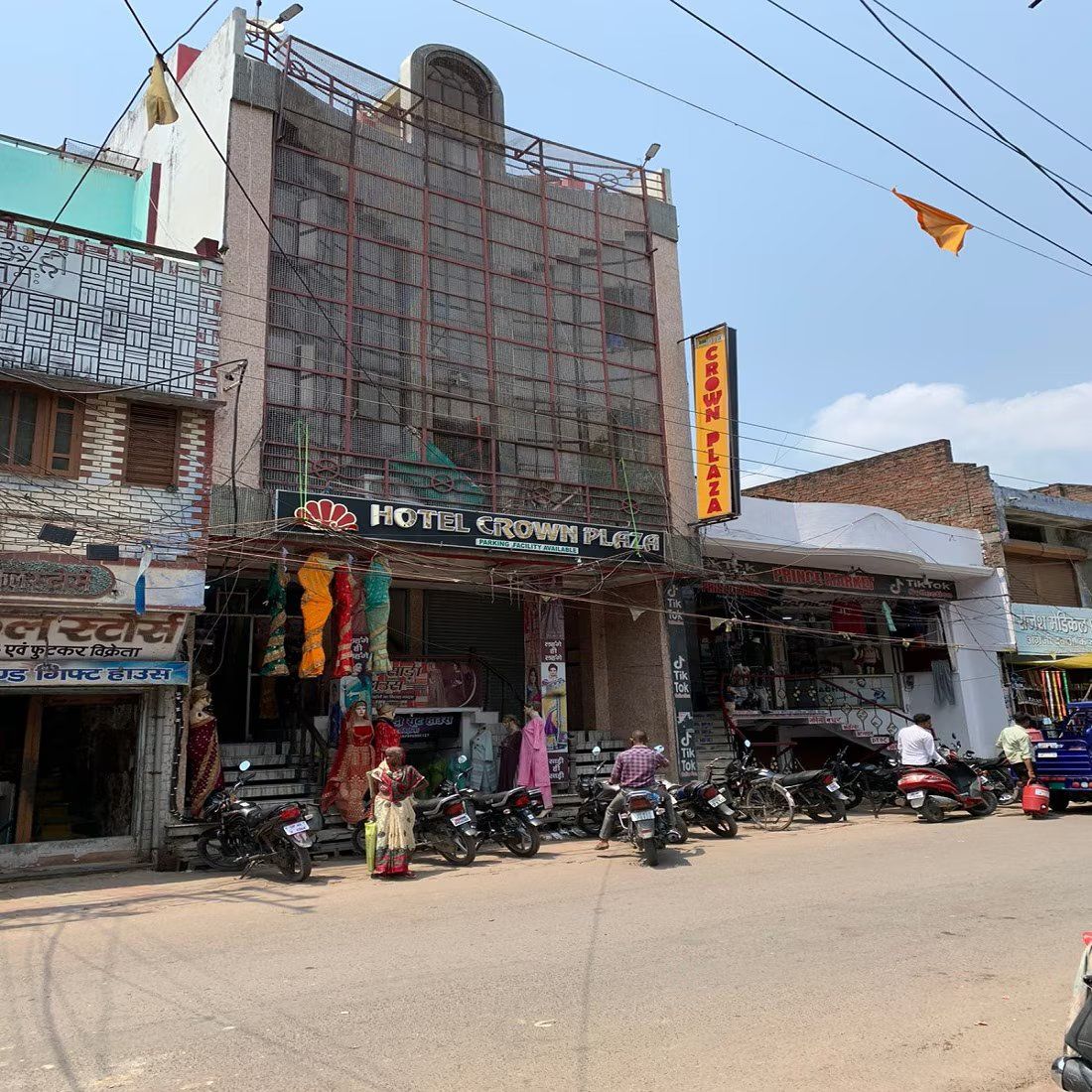 Hotel Crown Plaza