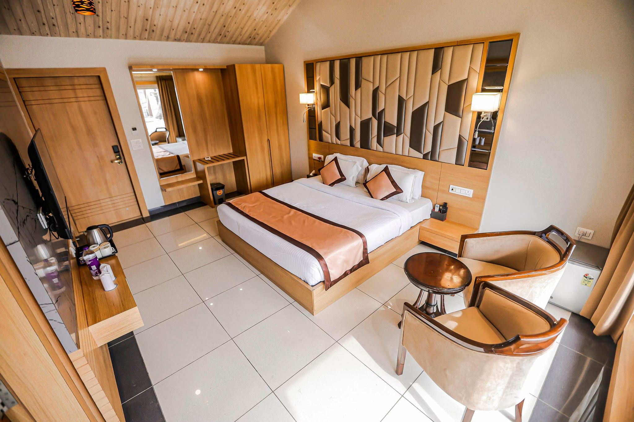 Hotel Mukut Mani Studio Room with Kitchenette 6