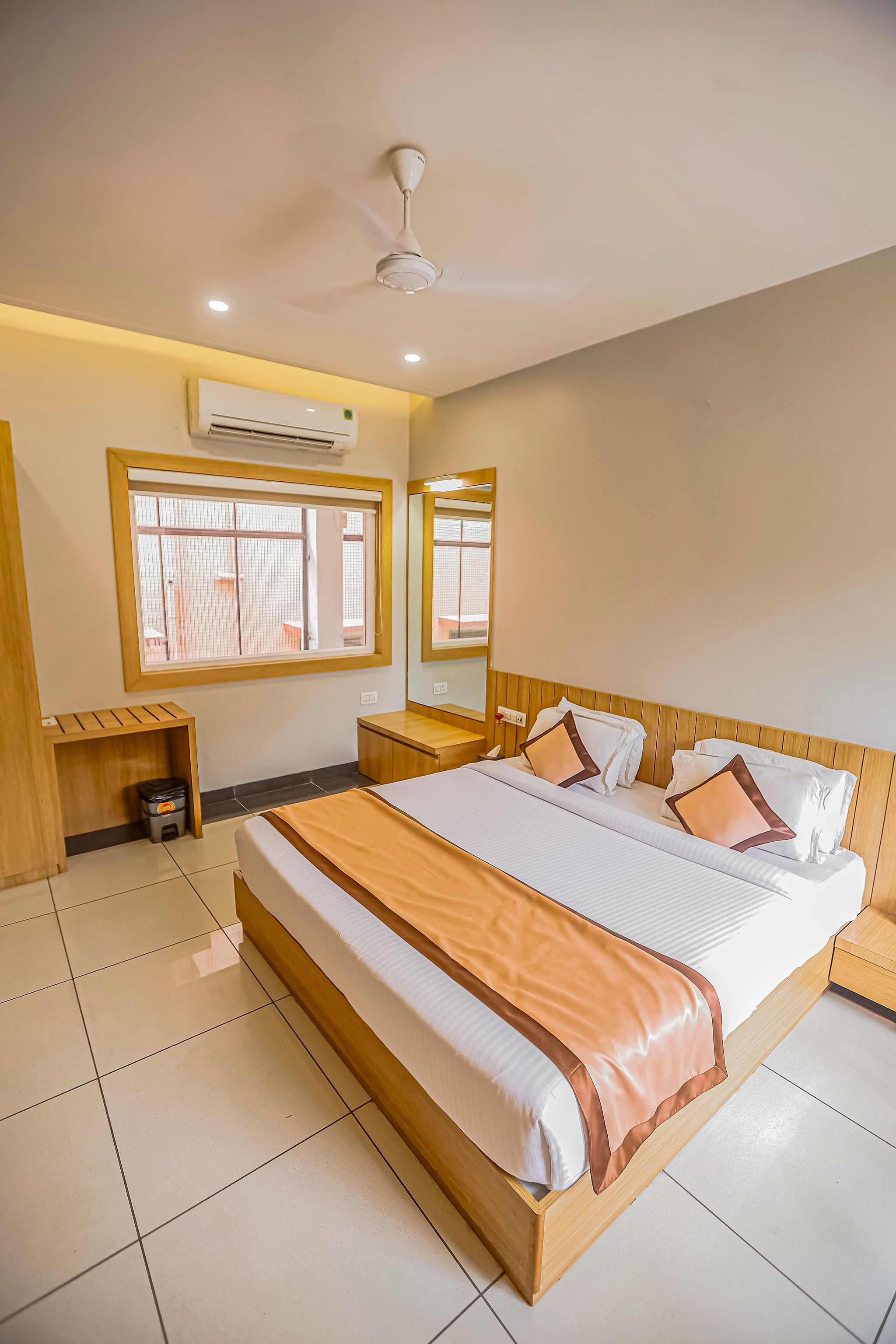 Hotel Mukut Mani Studio Room with Kitchenette 4