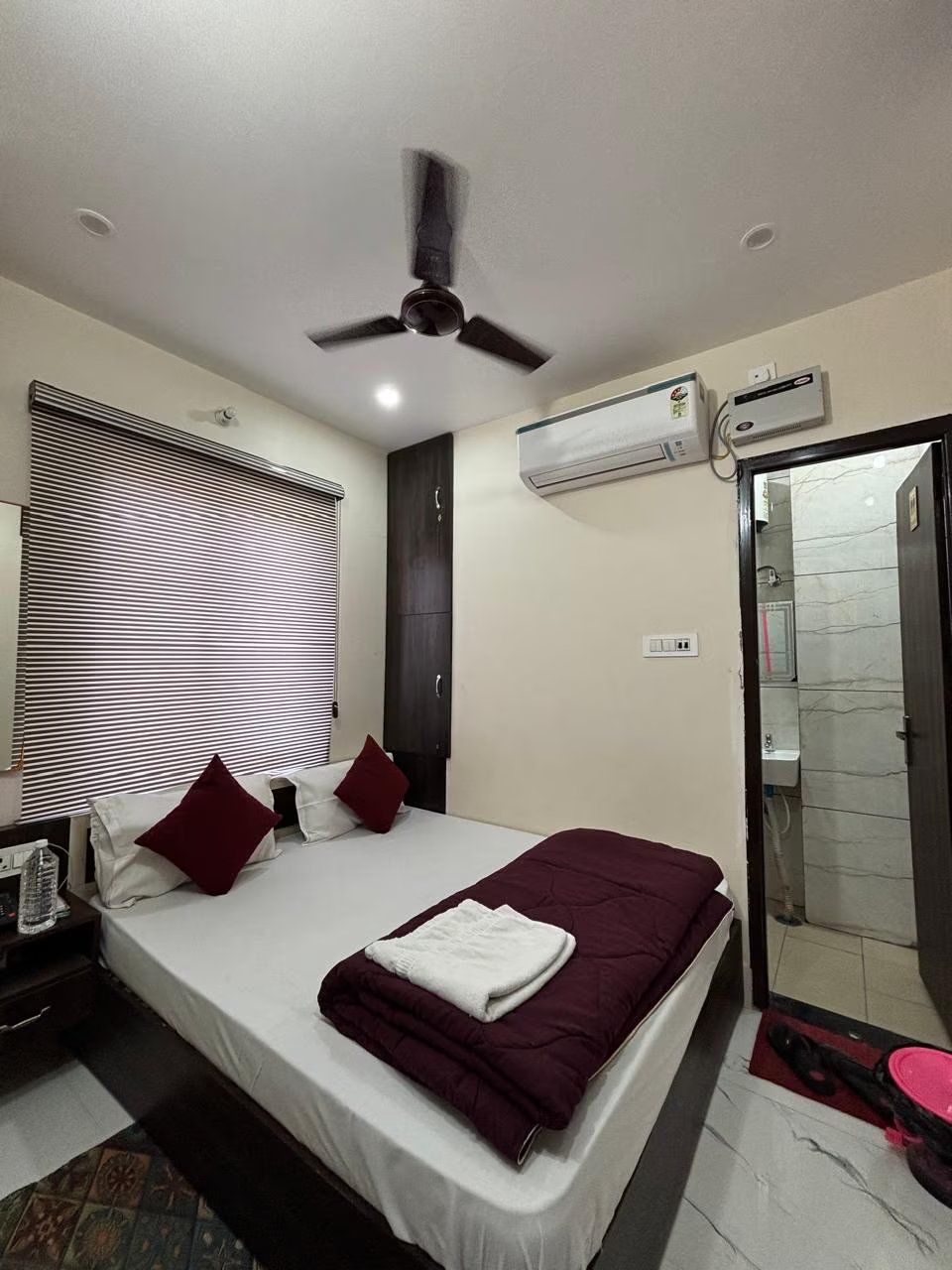Mini Double BED AC