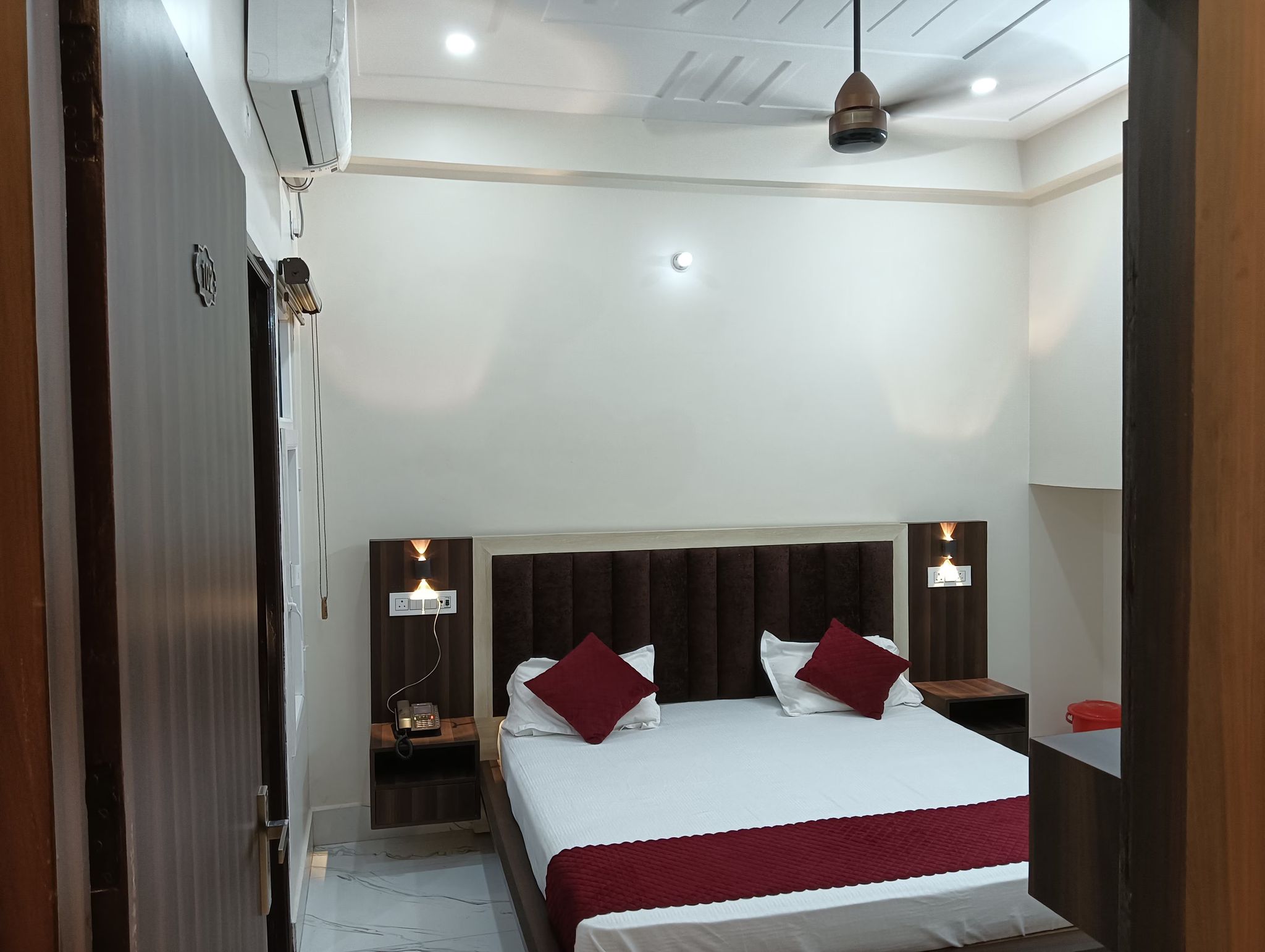Deluxe Ac Double Bed Room