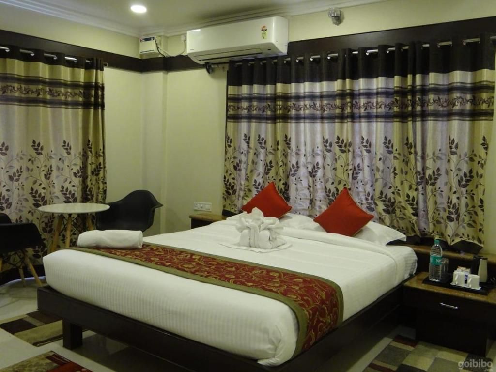 Hotel Rose Mansion Manyata Tech Park Deluxe Suite 6