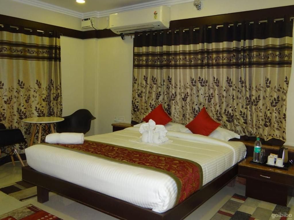 Hotel Rose Mansion Manyata Tech Park Deluxe Suite 3