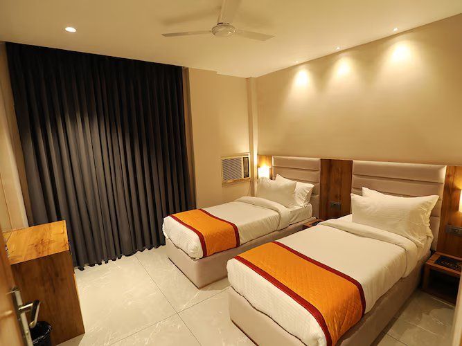 Luxury Executive Suite 1 Double Bed Room And 1 Twin Beds Room 4 Pax