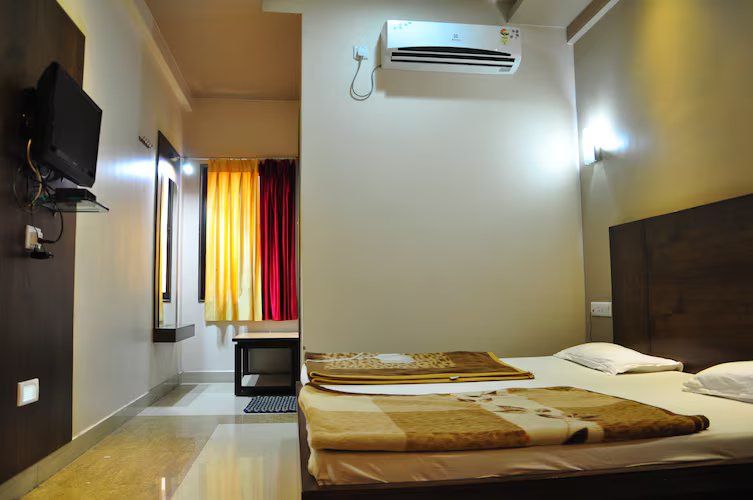 Deluxe Double AC Room