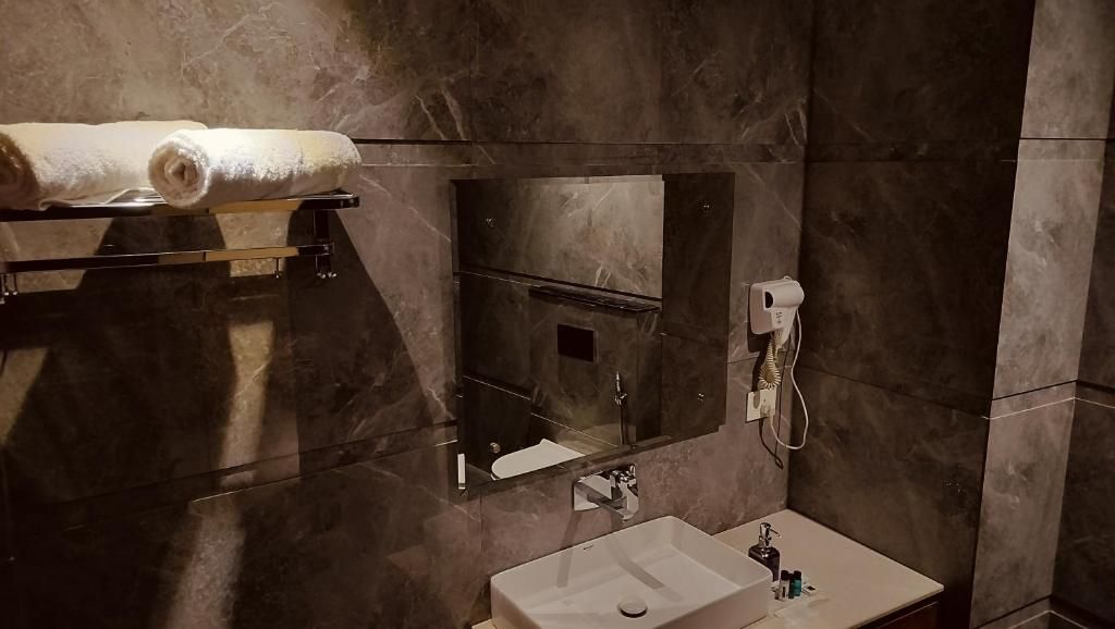 Super Deluxe Room With Bathtub