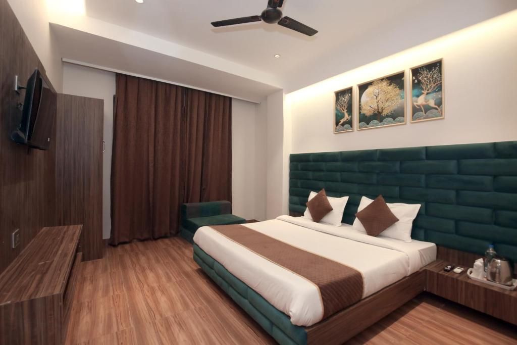 Super Deluxe Room