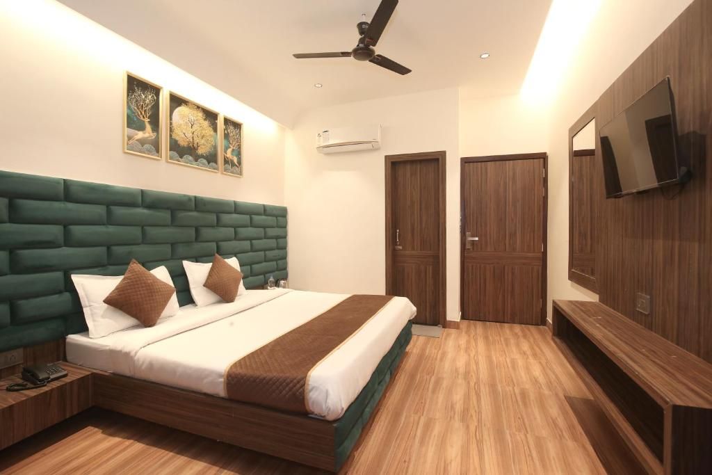 Super Deluxe Room