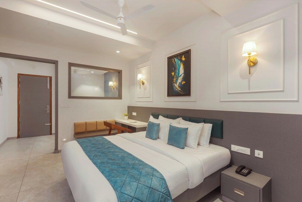 The Emerald Standard Double Room, City View 2