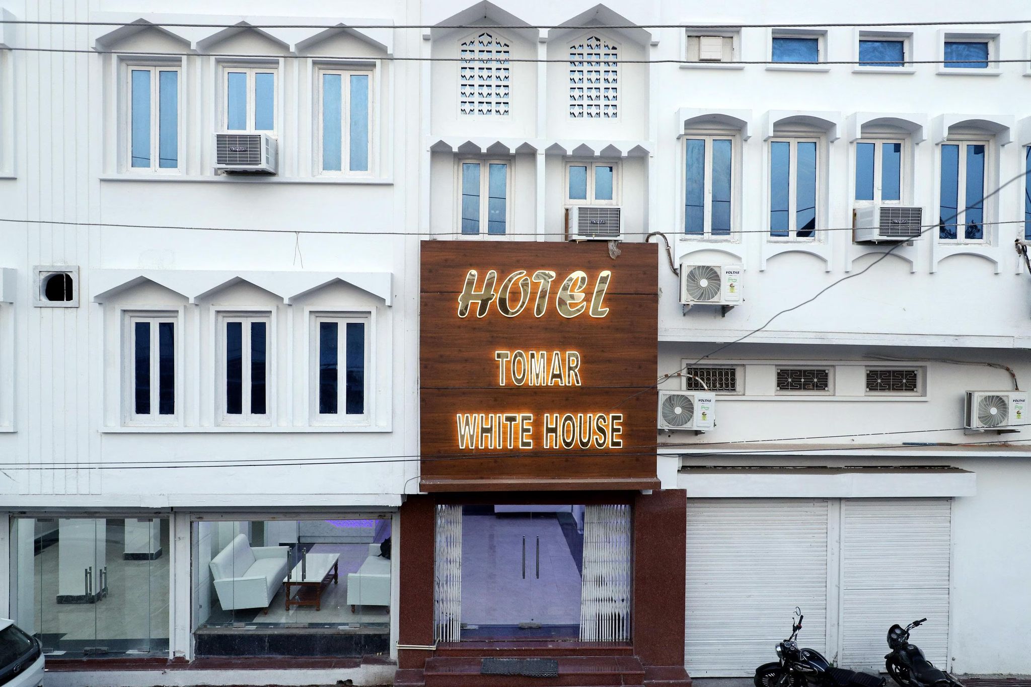 Hotel Tomar White House