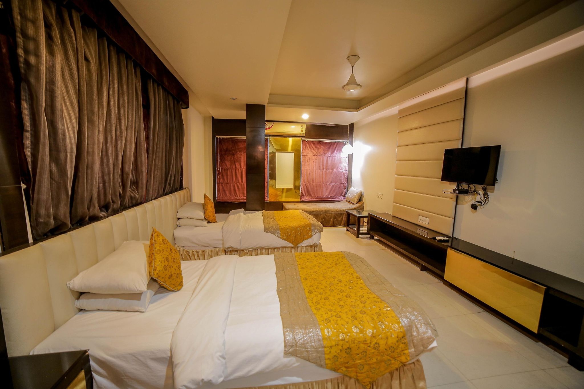 Hotel Mk vivanta Deluxe Room 3