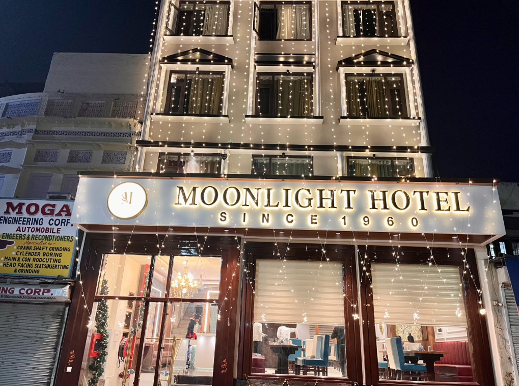 Moonlight Hotel