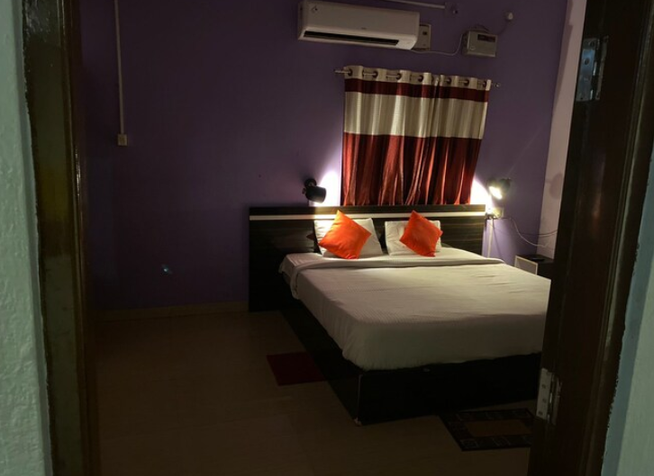 Deluxe Room Upto 4 Persons AC
