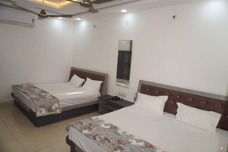 Hotel Shekhawati Resort Family Suite Room  4