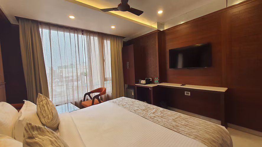 Hotel YKM Crown Premium Room 4