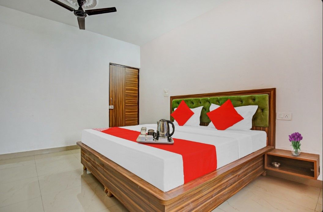 Hotel HC Punjab Inn Deluxe AC Room 2