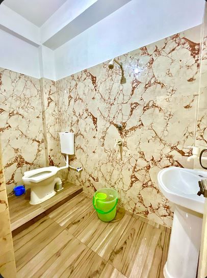 Hotel Nilamber Deluxe Room 4