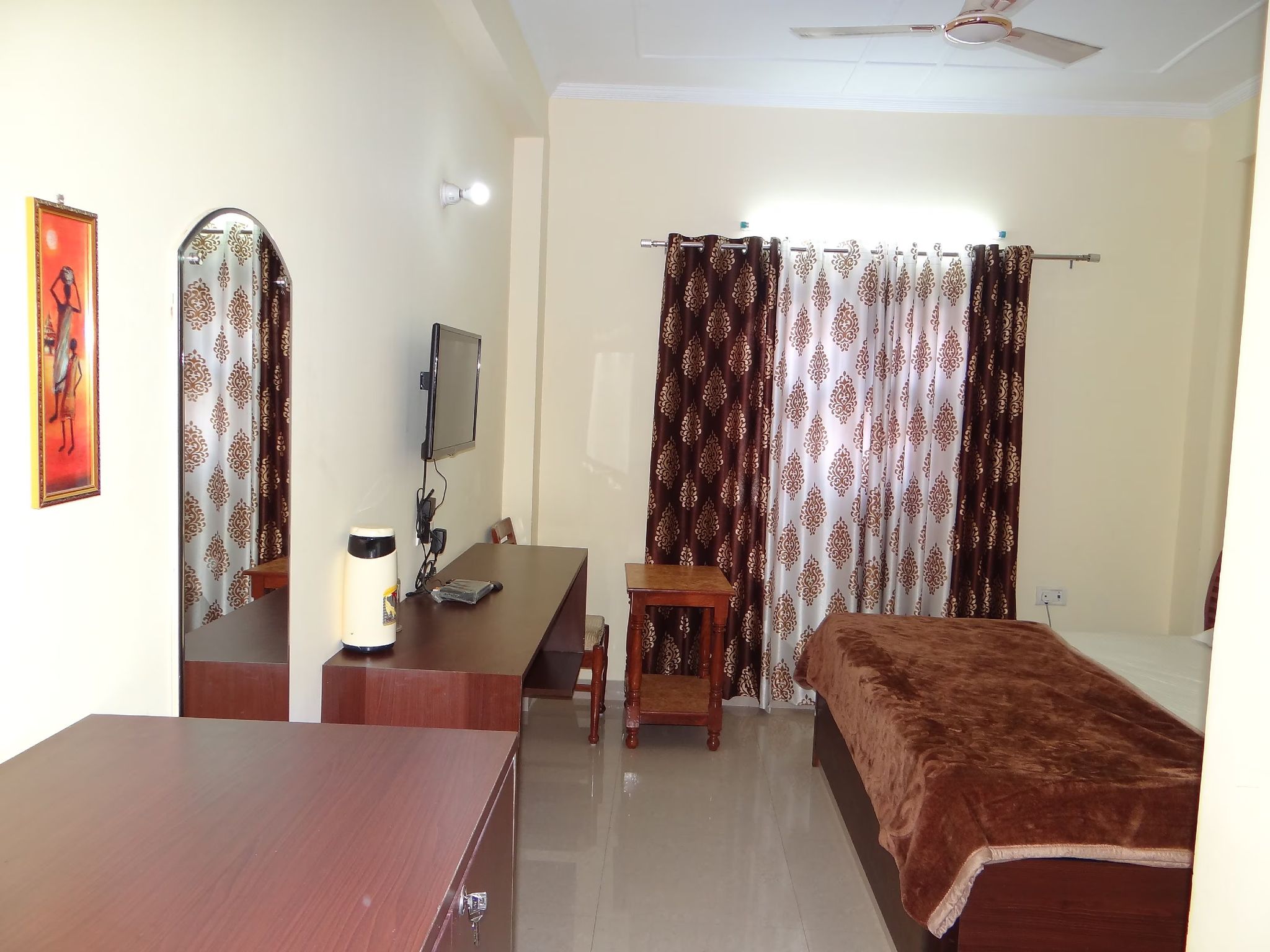 Hotel Sapphire DELUXE AC ROOM 6