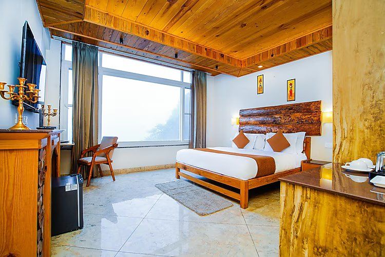Executive Valley View Room