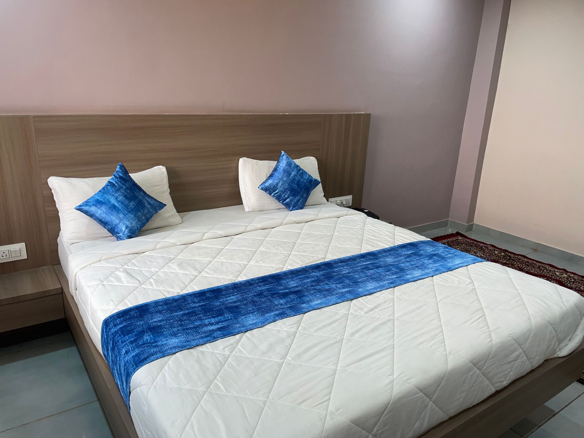 HOTEL VR INN DELUXE ROOM 8