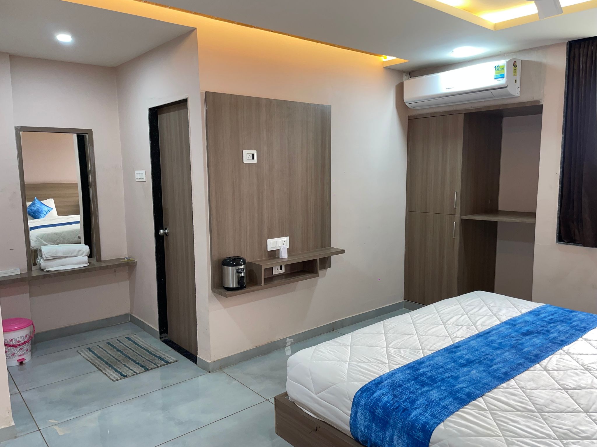 HOTEL VR INN DELUXE ROOM 6