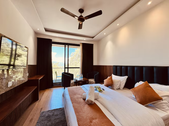 HOTEL SKY HEAVEN DALHOUSIE Deluxe Room with balcony - Forest View 4
