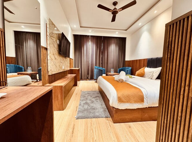HOTEL SKY HEAVEN DALHOUSIE Deluxe Room with balcony - Forest View