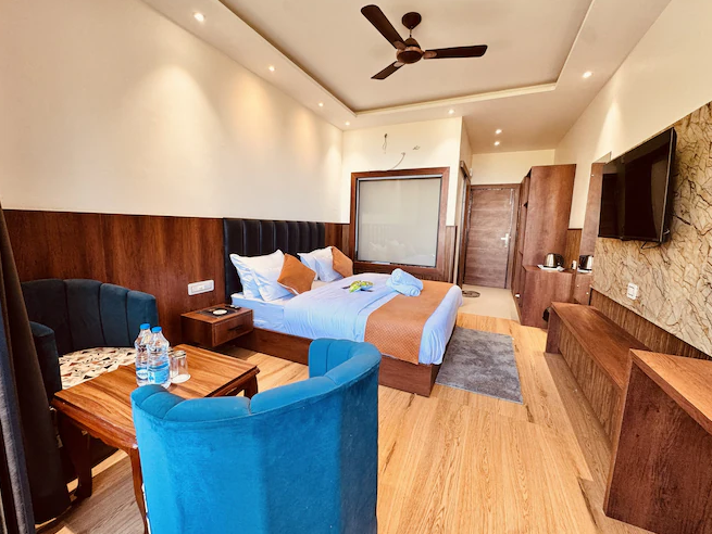 HOTEL SKY HEAVEN DALHOUSIE Deluxe Room with balcony - Forest View 8